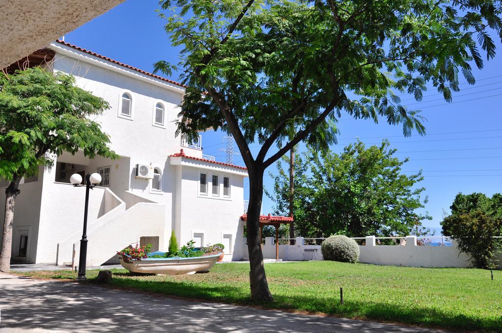 Phoenix Beachside Condos Kokkónion エクステリア 写真