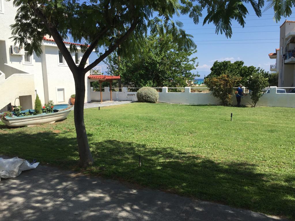 Phoenix Beachside Condos Kokkónion エクステリア 写真